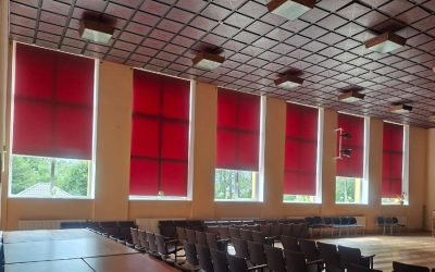 Nagļu tautas namam jauns priekškars un žalūzijas